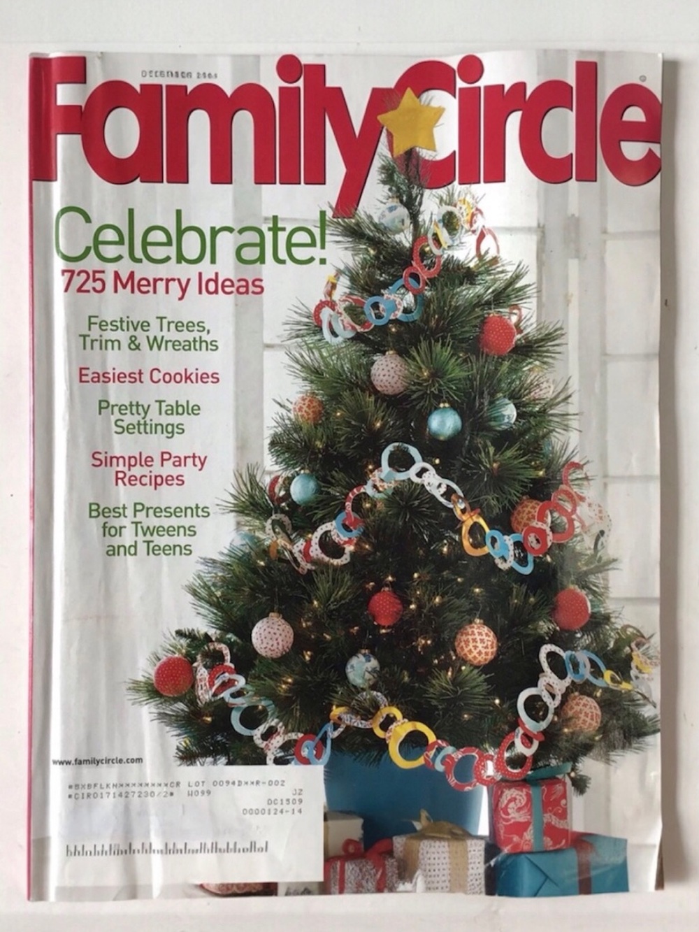 Vintage 2006 Family Circle Magazine December Celebrate Christmas 725 Merry Ideas